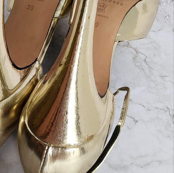Brian Atwood. Gold Metallic Leather, T Strap Pumps Heels - Picture 12 of 16